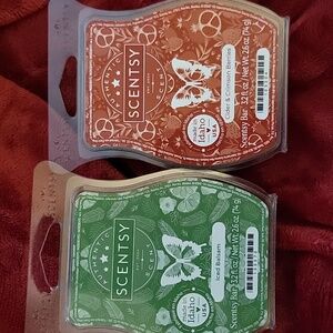 2 Scentsy Bars- Cider And Crimson Berries & Iced Balsam- NEW